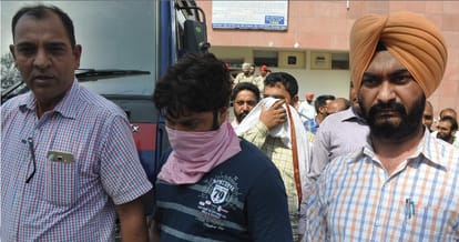 The head of the paper leak gang "Guruji" arrested