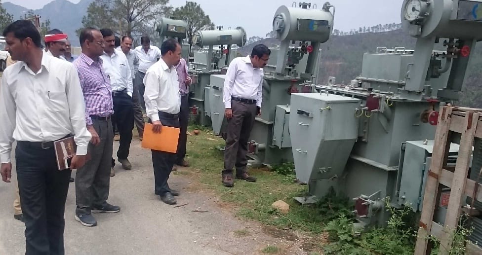 DM angry at the slow work of electricity sub station