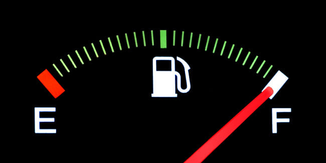 be careful at petrol pump during oil filling 