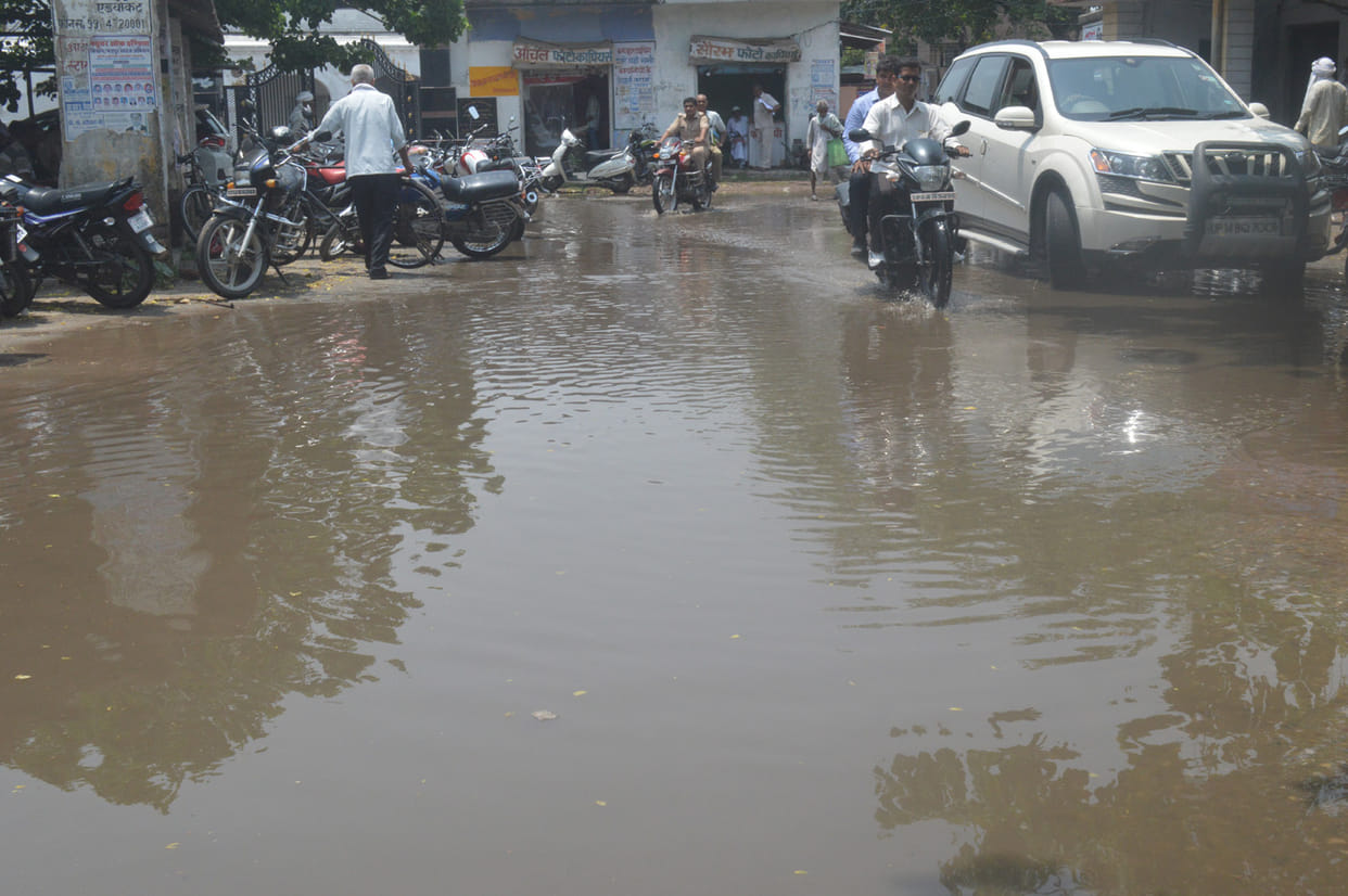 rain in basti