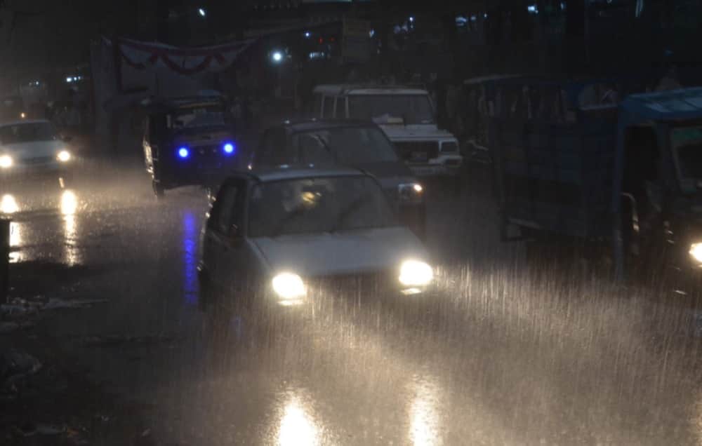 pics of rain in dehradun
