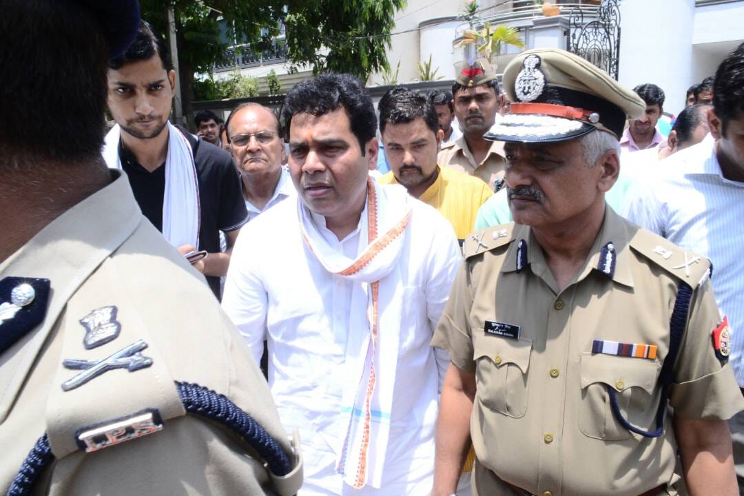 people suggested dgp for encounter of goons in mathura