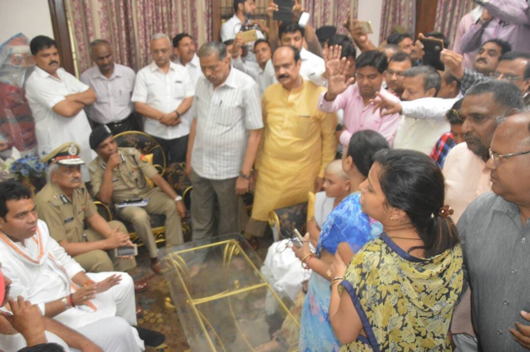 twins daughter are not able to sleep without her father in mathura