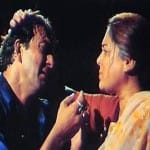 'वास्तव' मूवी के एक सीन में संजय दत्त और रीमा लागू