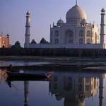 ताजमहल और यमुना