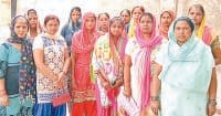 Thugs played in the name of the loan, hundreds of people in Jhansi, Ambala Cantt.