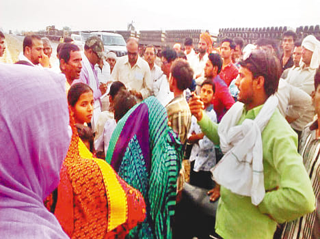 Farmers did not allow work on the second day