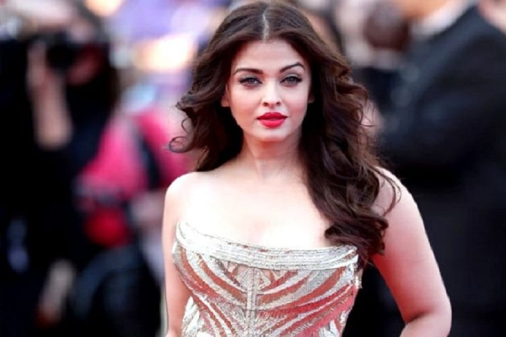 aishwarya rai bachchan leaves for cannes 2017 with her daughter aaradhya bacchchan 