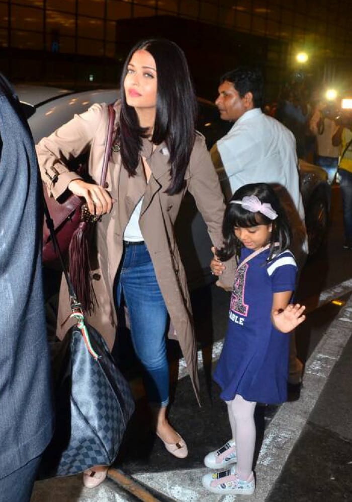 aishwarya rai bachchan leaves for cannes 2017 with her daughter aaradhya bacchchan 