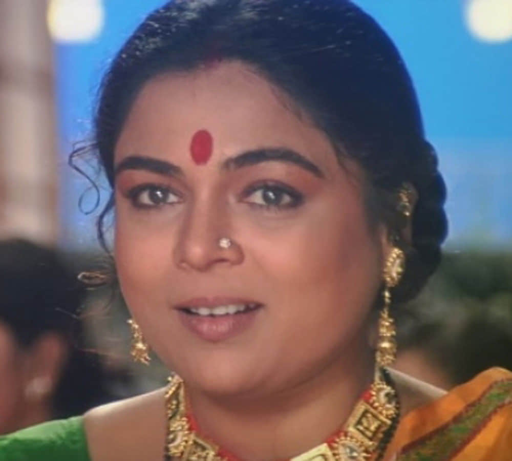 reema lagoo death anniversary she divorce with Vivek Lagoo took care of daughter alone