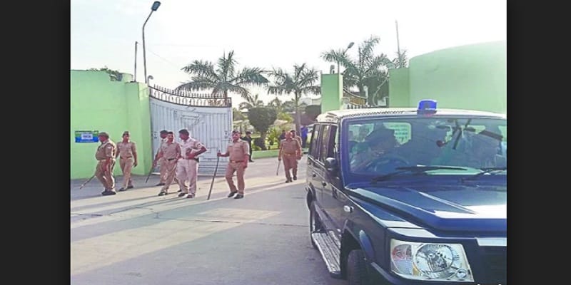 Team returned to seize Yakub's factory sealing