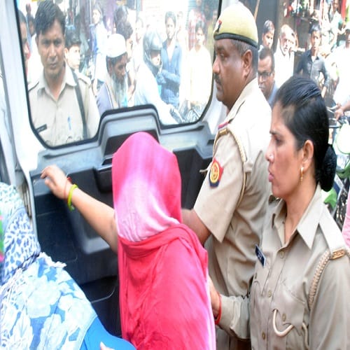 Four women caught in doing wrong work, view Photos