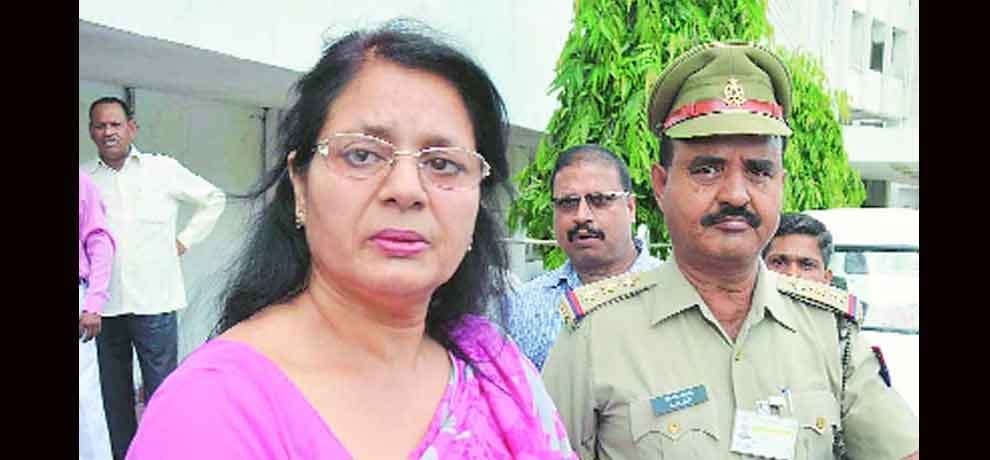 Constable Amanmani arrested in the morning, bail in the evening