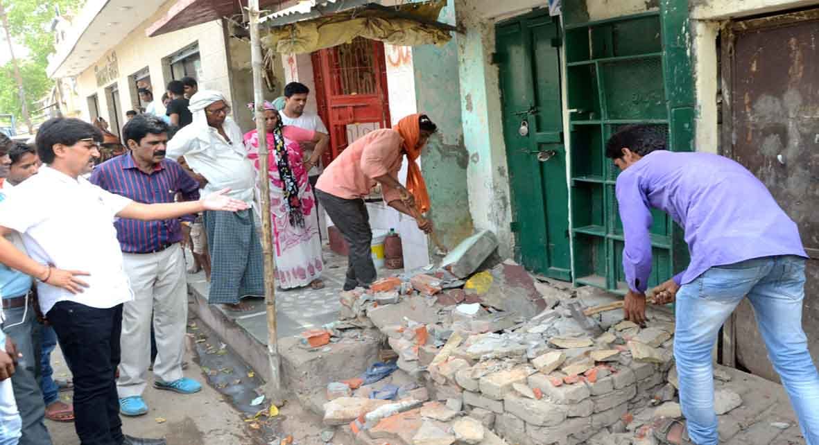 illeagal construction broken by government at assi river
