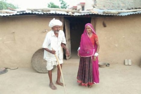 blind couple in barmer