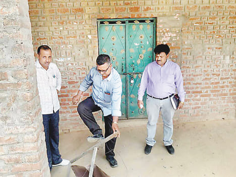 Eight invalid schools are closed in the Hathagam block