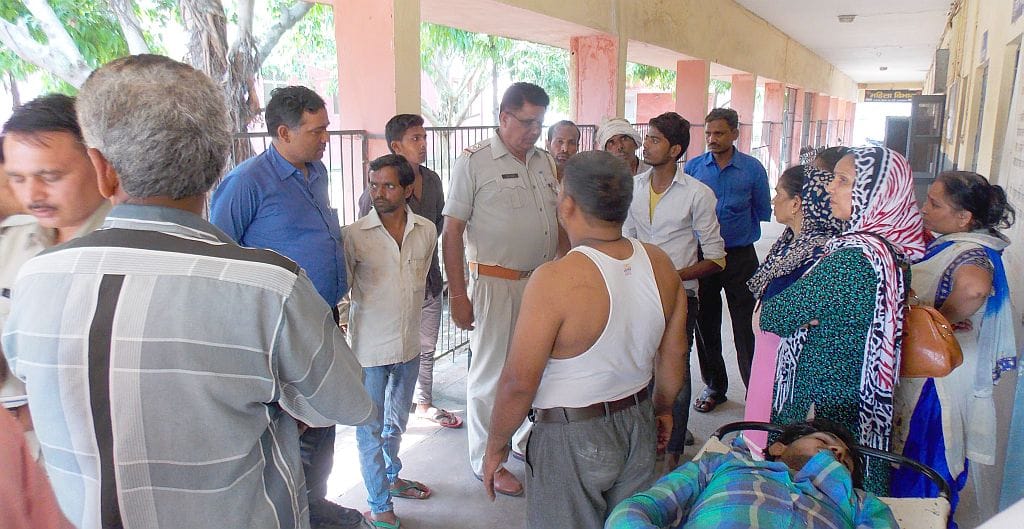 Squadry collide with dividers, driver dies