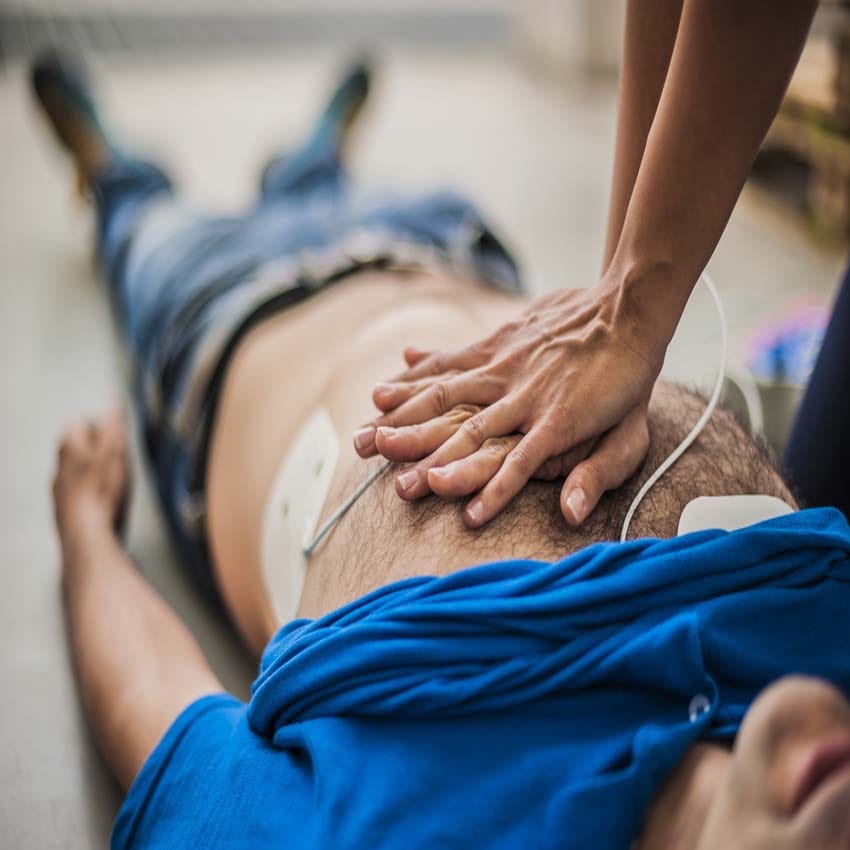 difference between a cardiac arrest and a heart attack