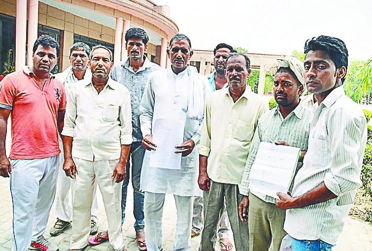 give MNREGA  work to dead body