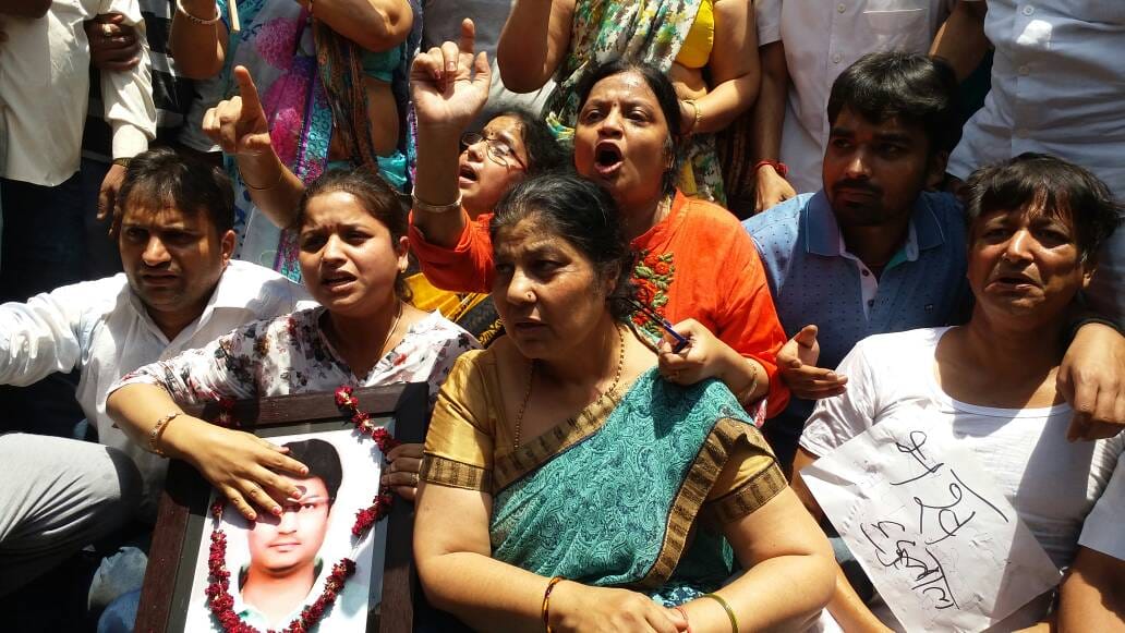 family members of jwelers are on strike in mathura