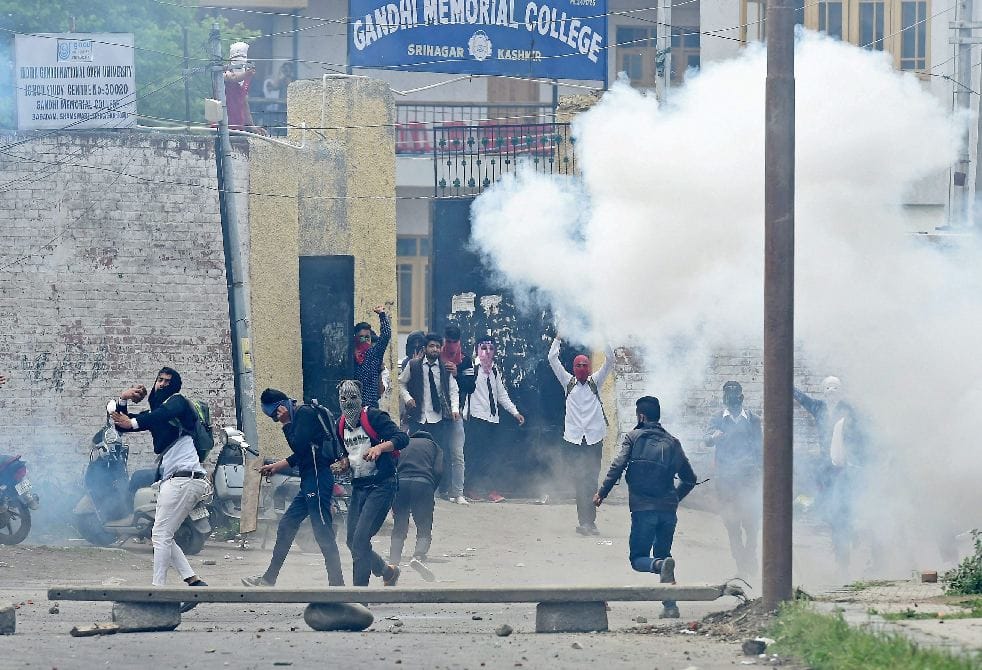 KASHMIR FACES ANOTHER DAY OF UNREST