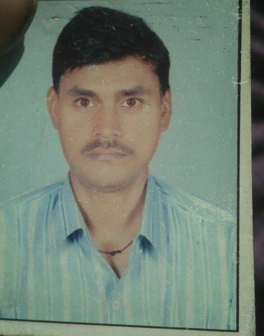 worker died in shoe factory in agra