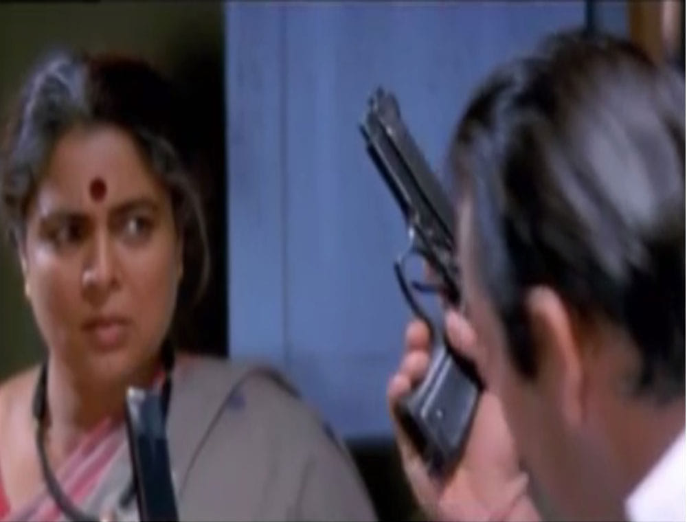 Reema Lagoo killing Sanjay Dutt in 'Vaastav', unknown facts, reema lagoo passes away