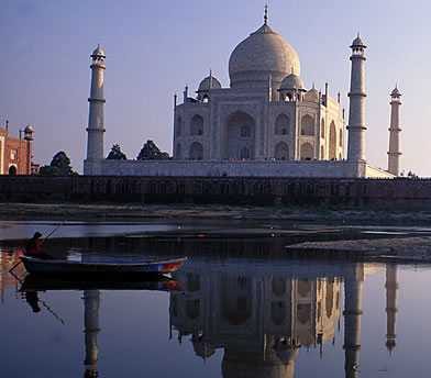 security of tajmahal affected due to low water level in yamuna