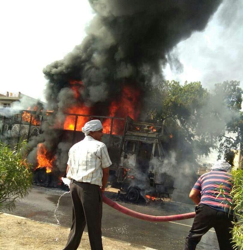 truck caught fire,traffic jam