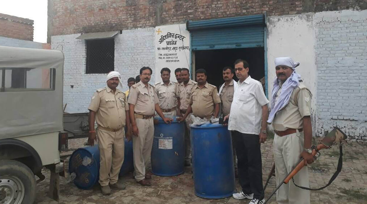 Excise team raid on rice mill, 650 liters sprint recovered