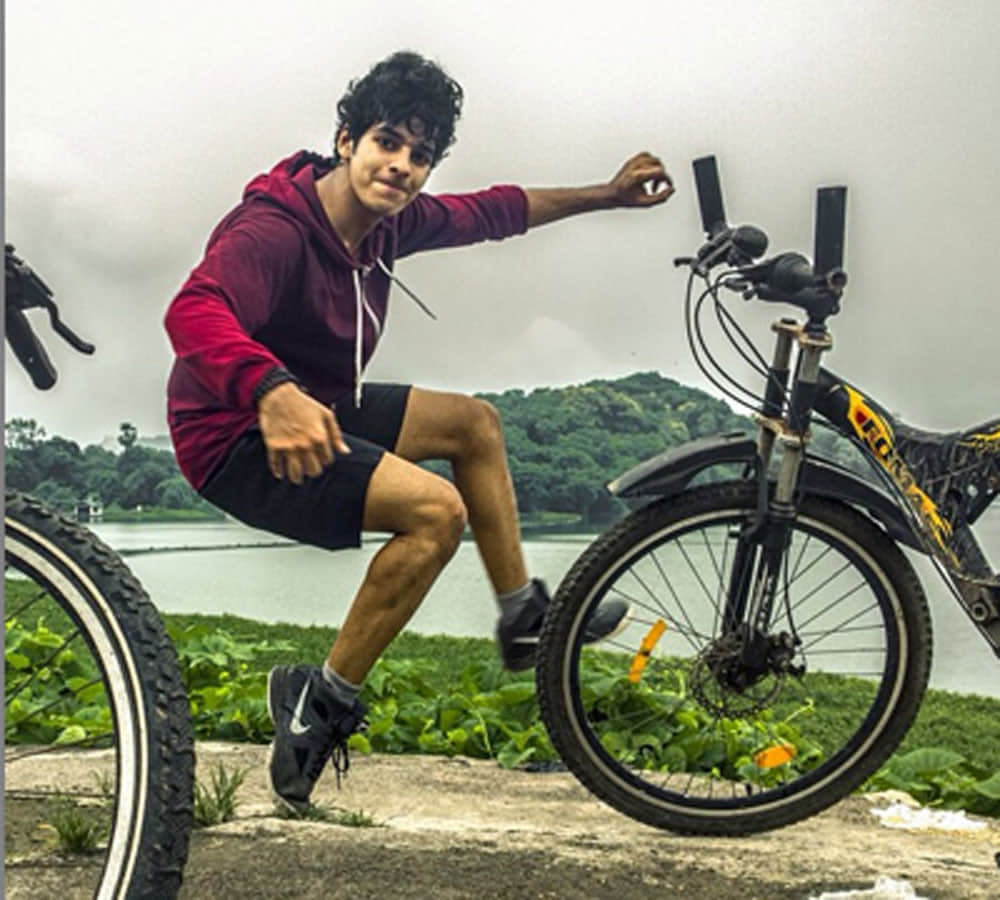 Ishaan Khattar shared his shirtless photo from Maldives and fans are getting crazy on internet