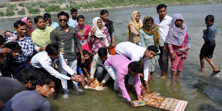 Saharanpur: Buddhists, adopted by Dalits of three villages, statues of gods immersed in the canal