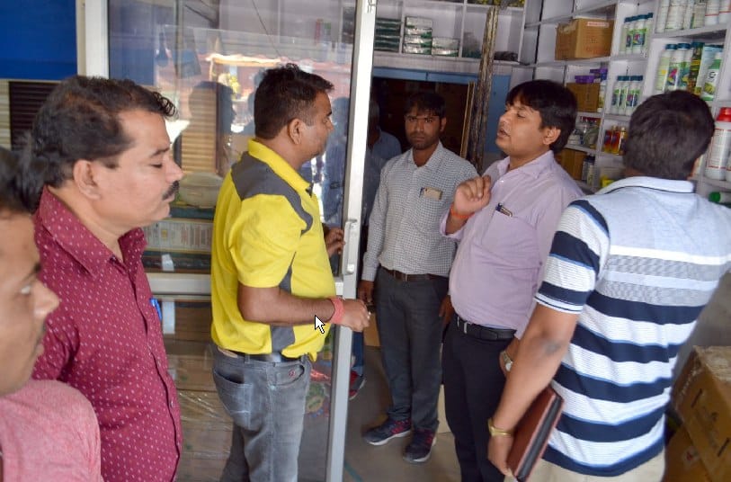 Three pesticide drug stores Raid, seized counterfeit drugs