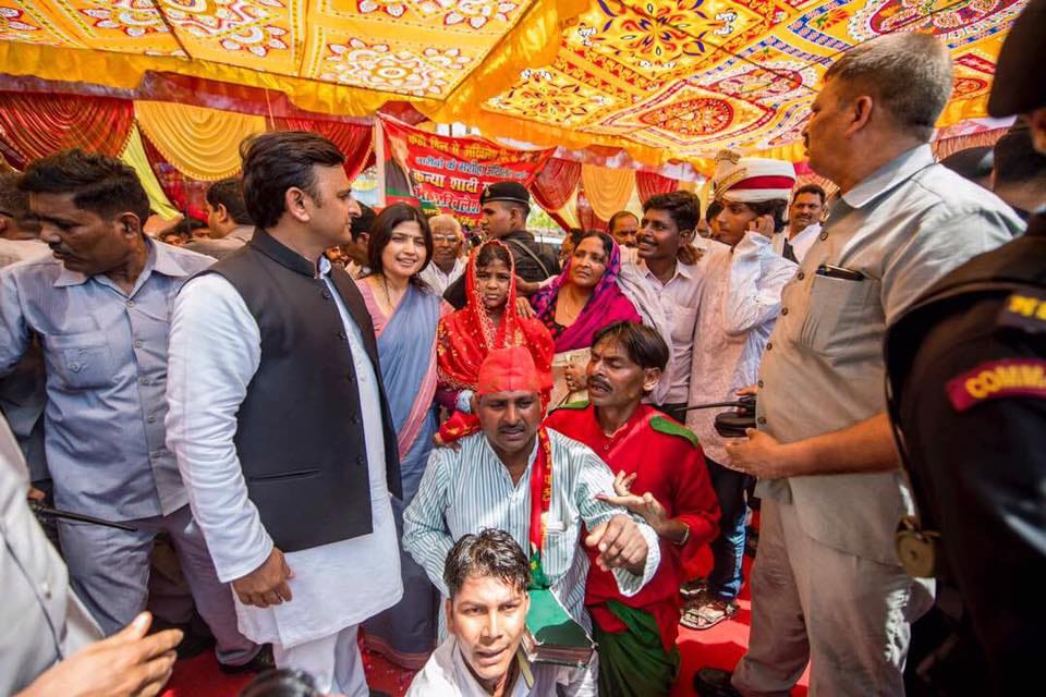 former up cm akhilesh yadav's social media updates