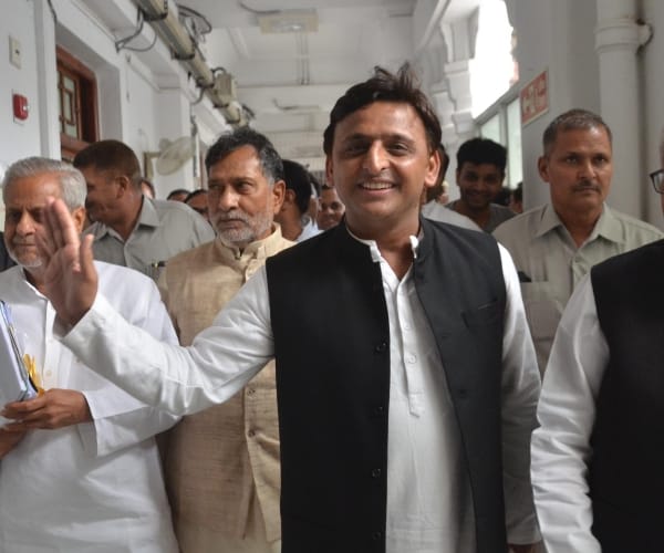 akhilesh yadav in vidhan mandal in Lucknow.