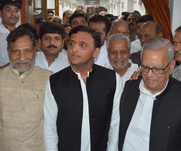 akhilesh yadav in vidhan mandal in Lucknow.