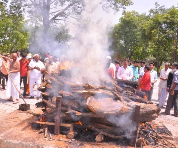  IAS officer anurag tiwary creameted in bahraich.
