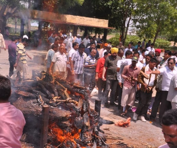  IAS officer anurag tiwary creameted in bahraich.