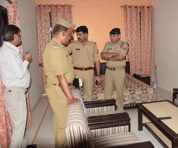  Police find a urine spot on anurag tiwary's clothes.