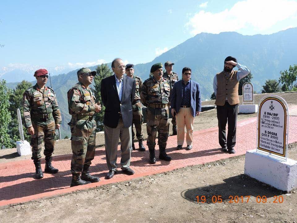 ARUN JAITLEY VISITED loC IN KASHMIR VALLEY