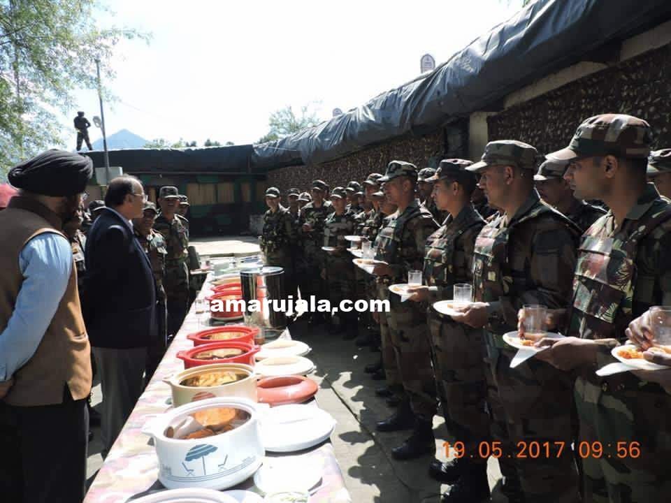 ARUN JAITLEY VISITED loC IN KASHMIR VALLEY