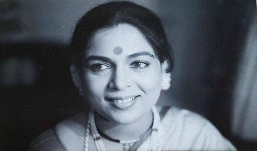 Renuka Shahane Posts An Emotional Message On Death Of Her On Screen Mother Reema Lagoo