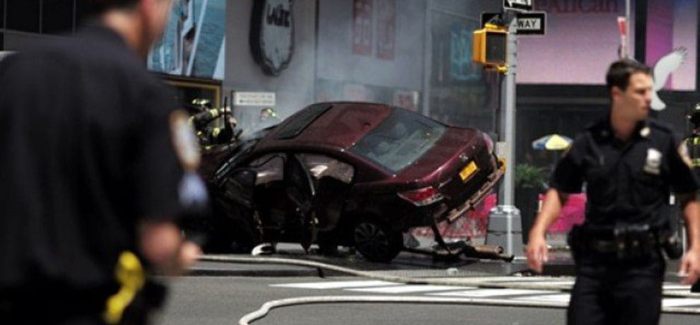 car crashes into mob and killed one and injured 22 in new york 