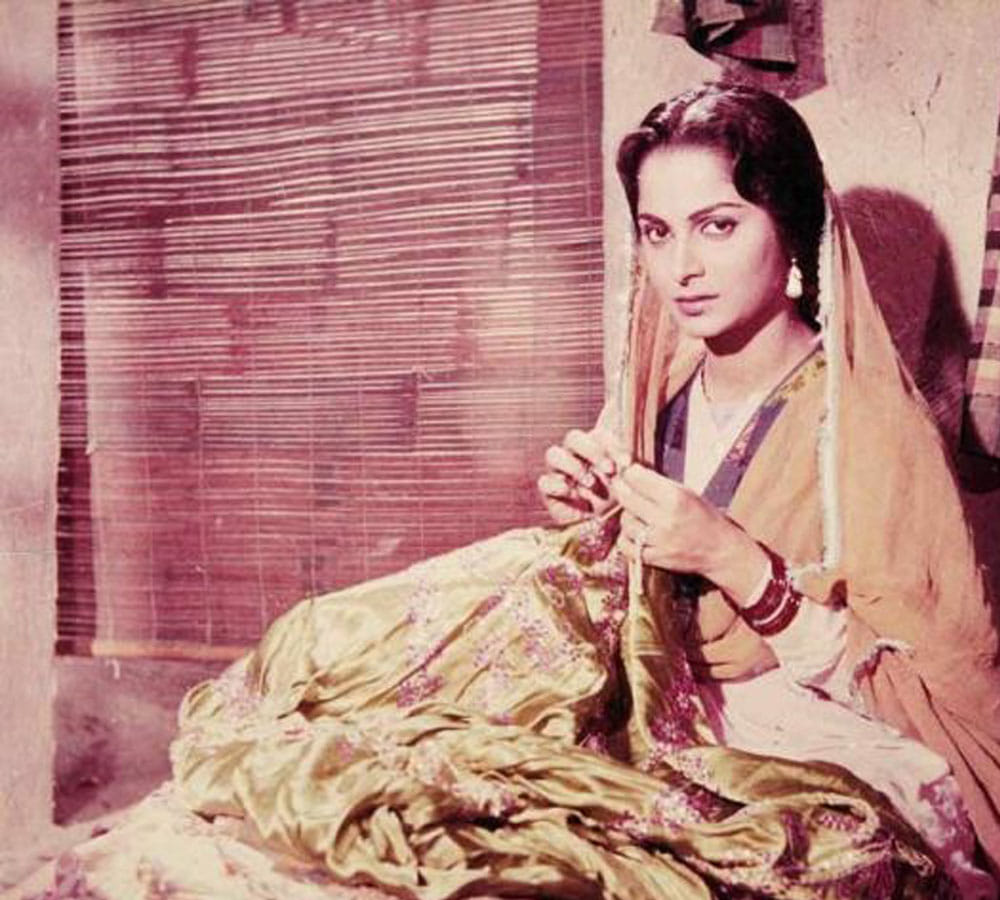 When Waheeda Rehman slapped Amitabh Bachchan on 'Reshma Aur Shera' set in front of his mother