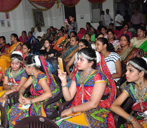 Manu on the canvas seen bride