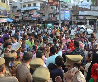  A teenaged girl raped in Lucknow.
