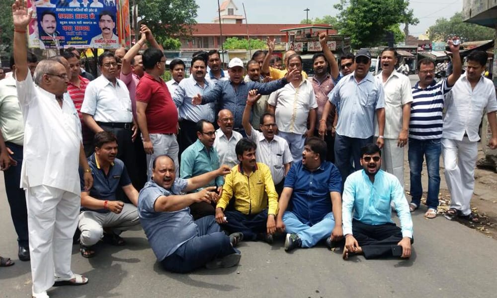 business man said to dm and ssp leave the job if you are failed catch criminals