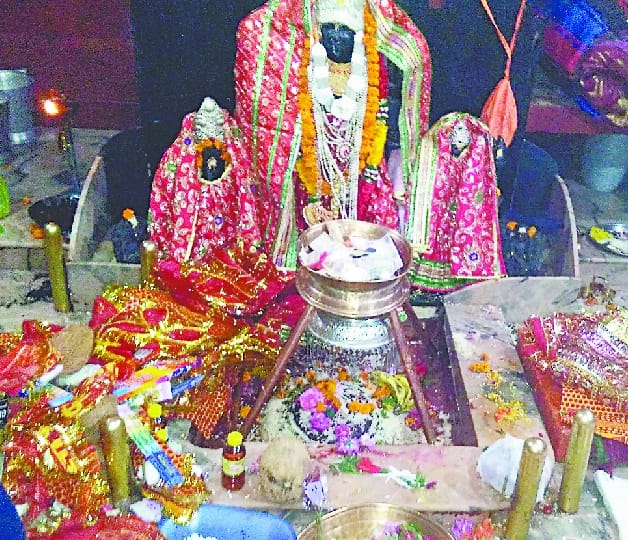 Raukak with Sahastarchadi yagna in the Hat Kalika temple