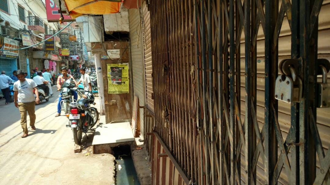 up jewellers on strike against mathura murder and loot
