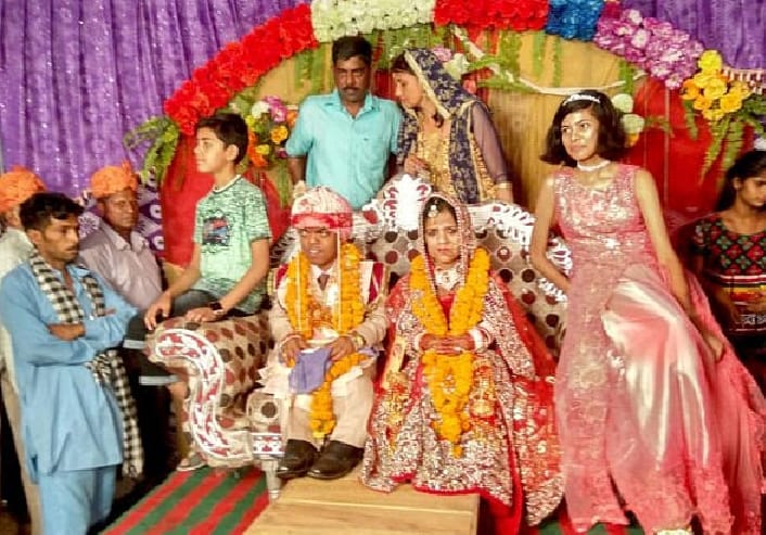 Himachal bride and groom become the country's smallest couple.